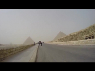 the guy climbed the great pyramid of giza (vine video)